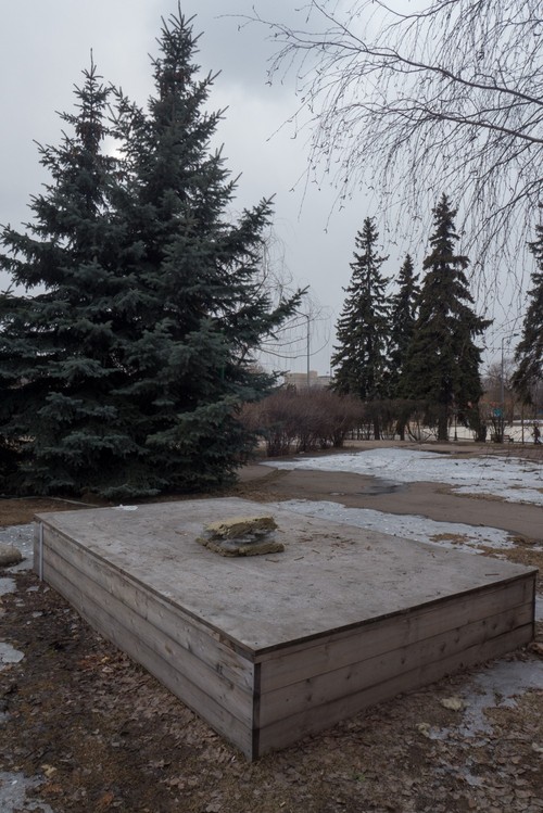 DON'T GO FOR A WALK BEHIND GARAGES, Moscow, 2016