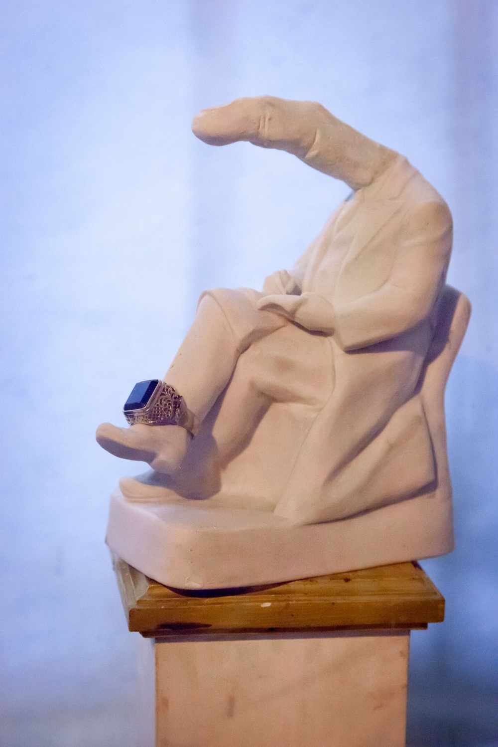 Window exhibition №8: Dunno, 2014