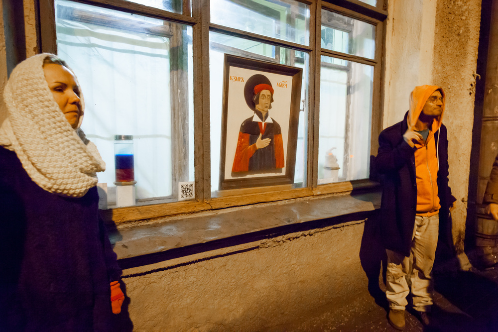 Window exhibition №8: Dunno, 2014