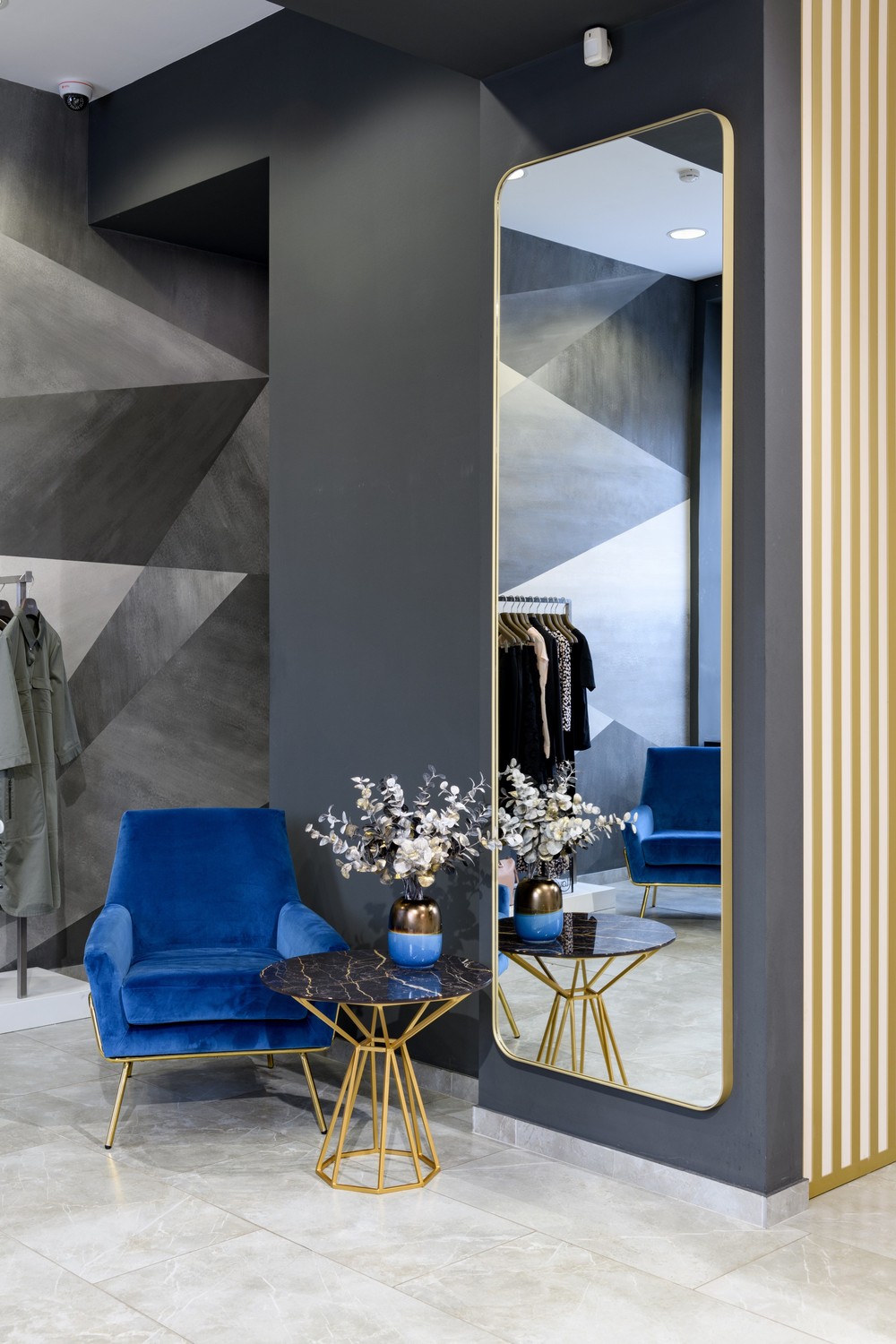 Салон одежды EMPORIO