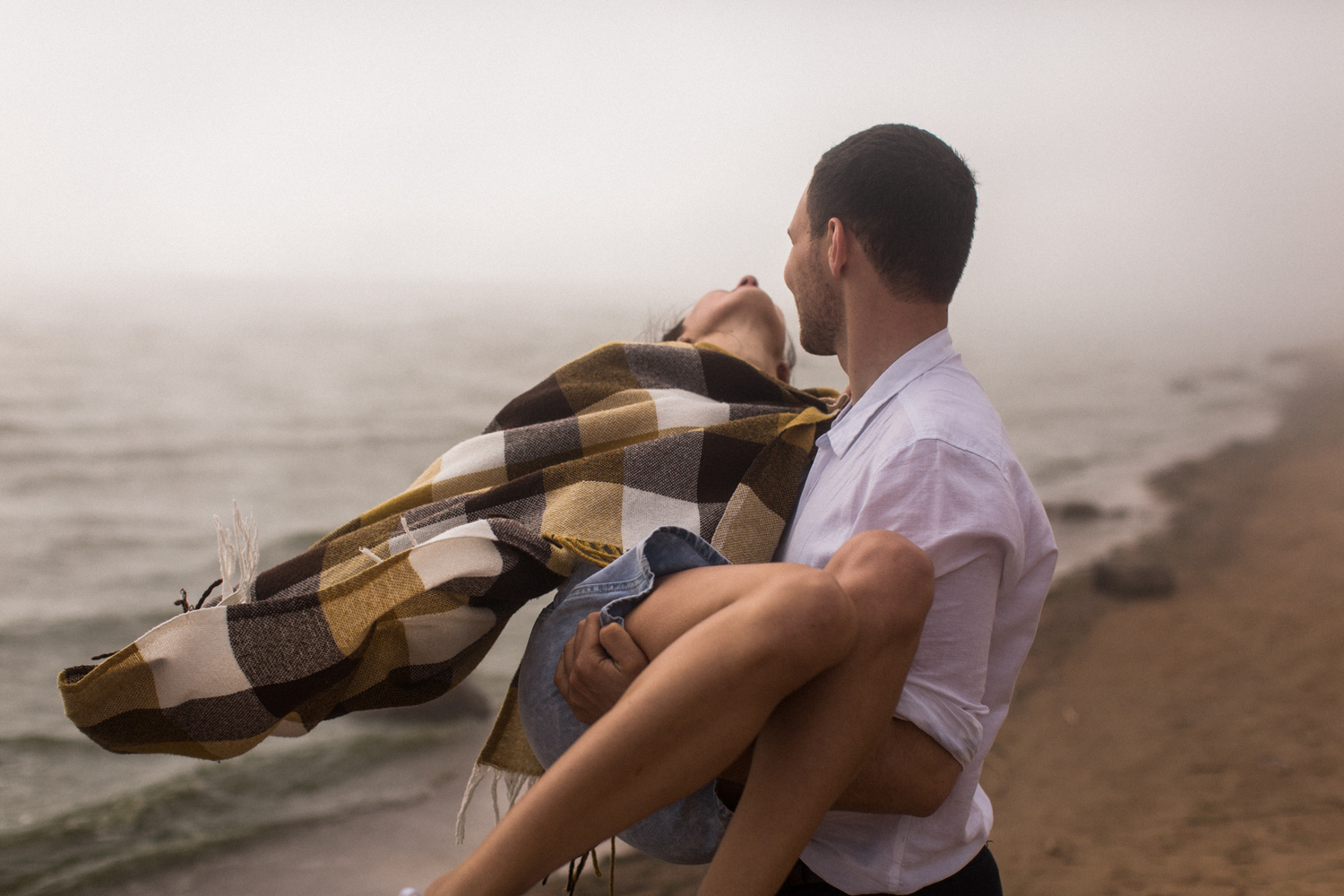 В ПИТЕРЕ ТИРЕ ЛЮБИТЬ