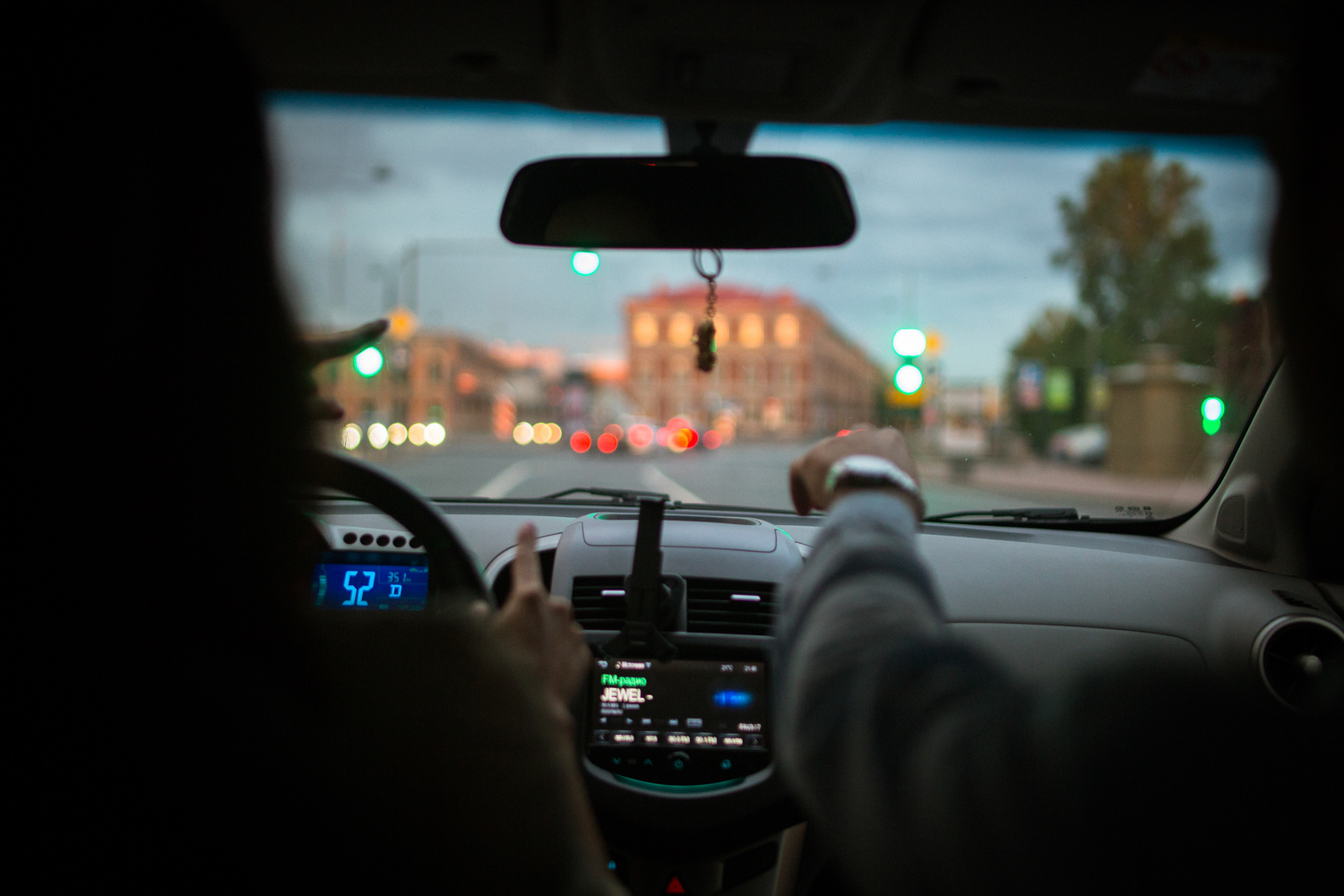 В ПИТЕРЕ ТИРЕ ЛЮБИТЬ