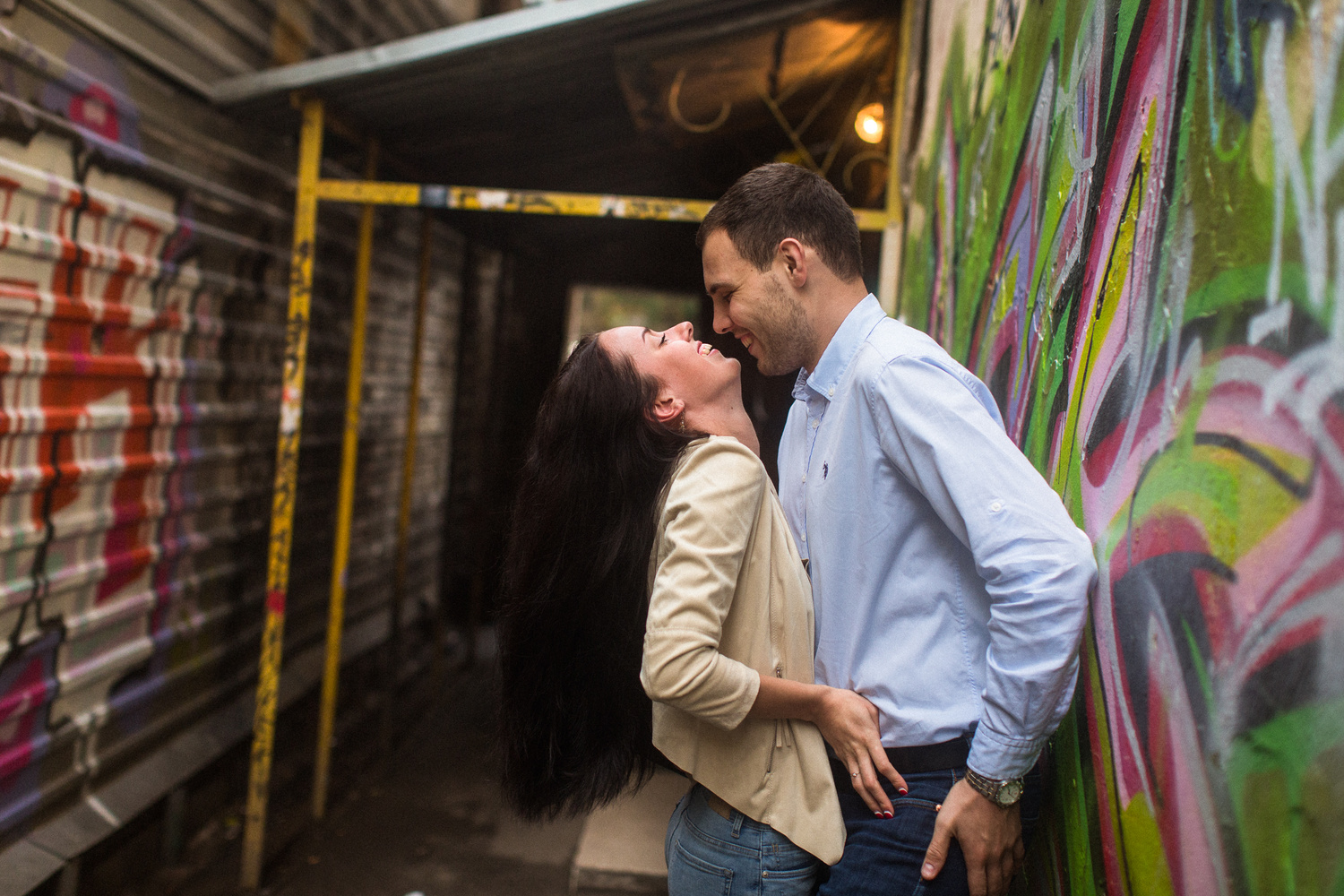 В ПИТЕРЕ ТИРЕ ЛЮБИТЬ