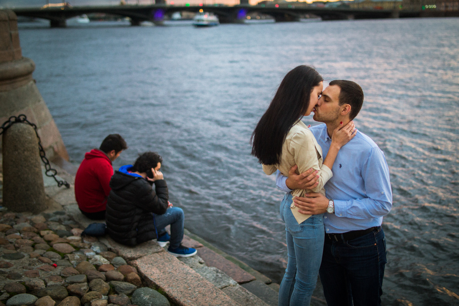 В ПИТЕРЕ ТИРЕ ЛЮБИТЬ