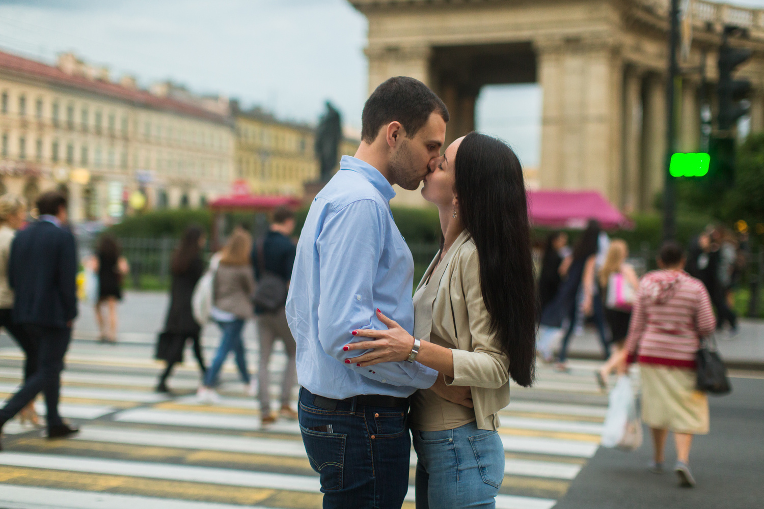 В ПИТЕРЕ ТИРЕ ЛЮБИТЬ