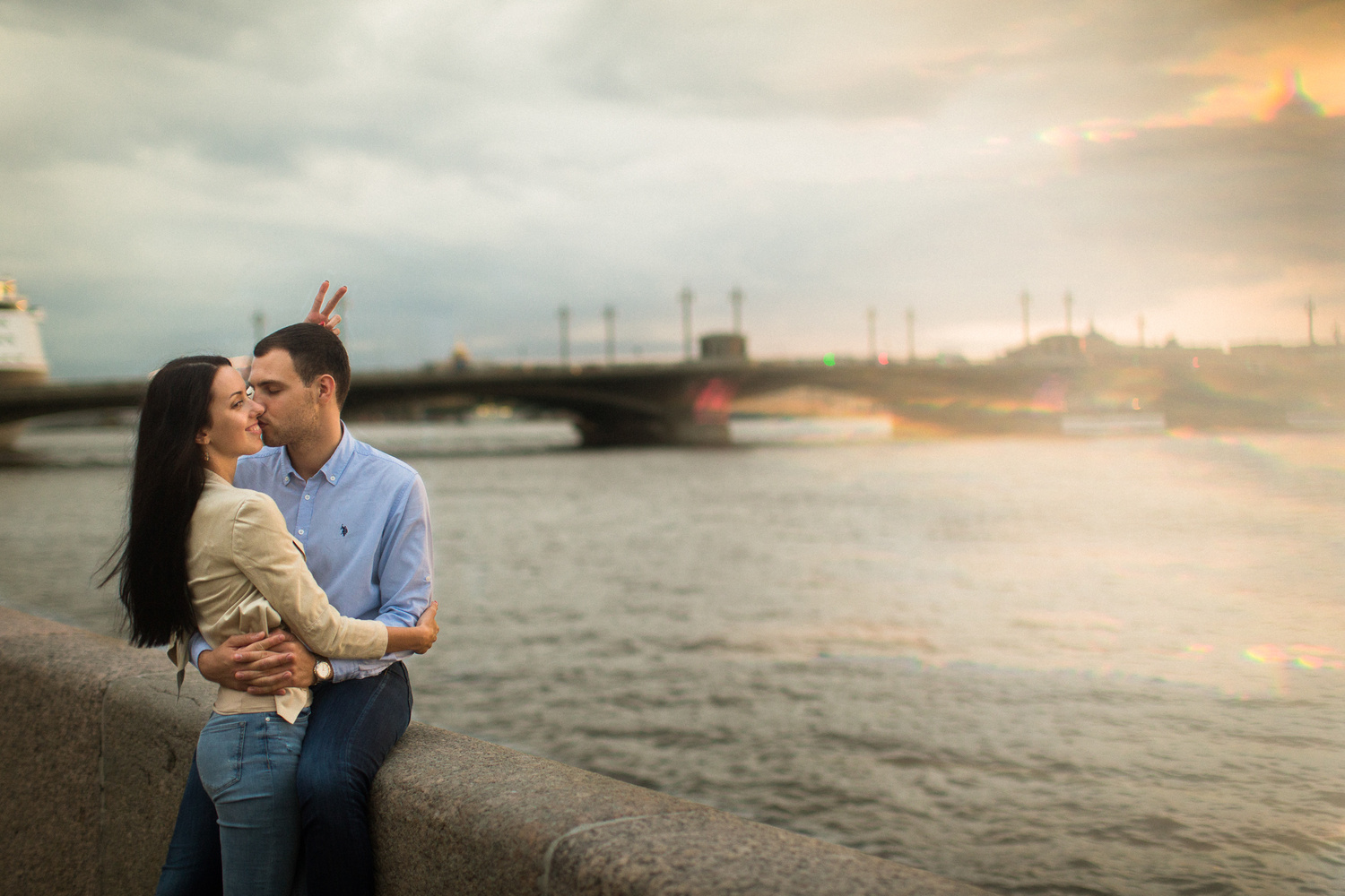 В ПИТЕРЕ ТИРЕ ЛЮБИТЬ