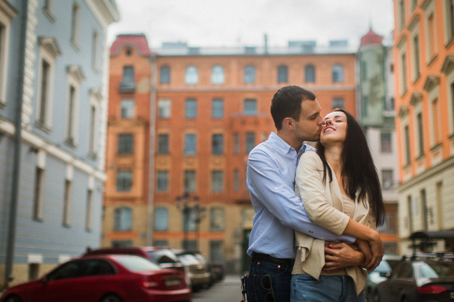 В ПИТЕРЕ ТИРЕ ЛЮБИТЬ