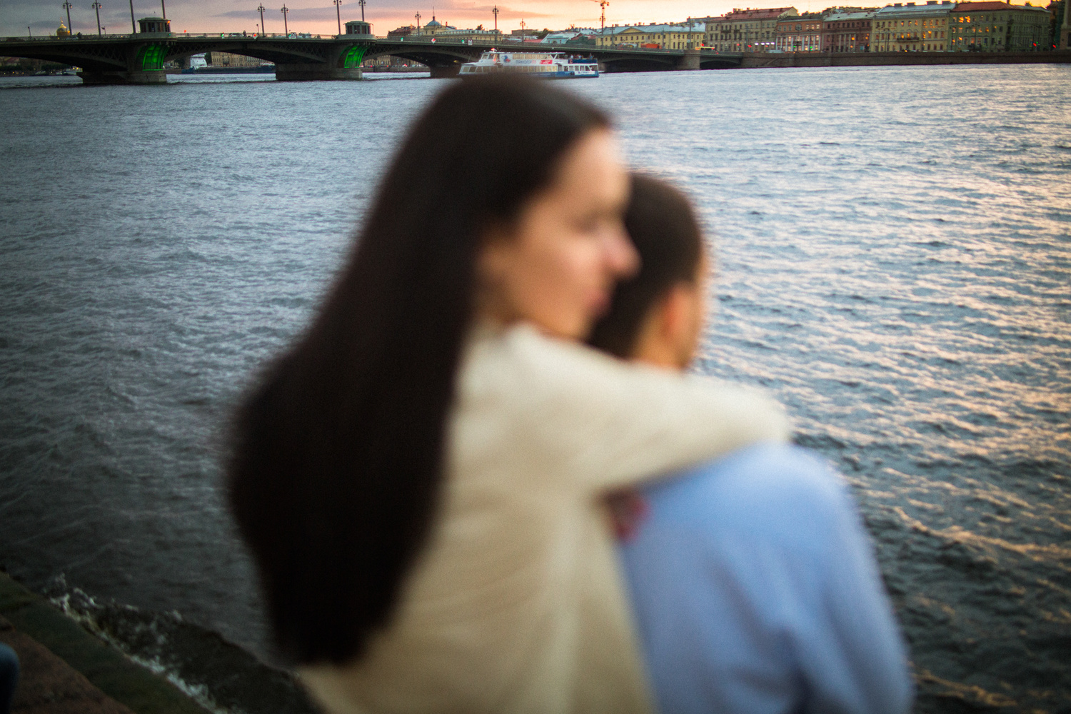 В ПИТЕРЕ ТИРЕ ЛЮБИТЬ