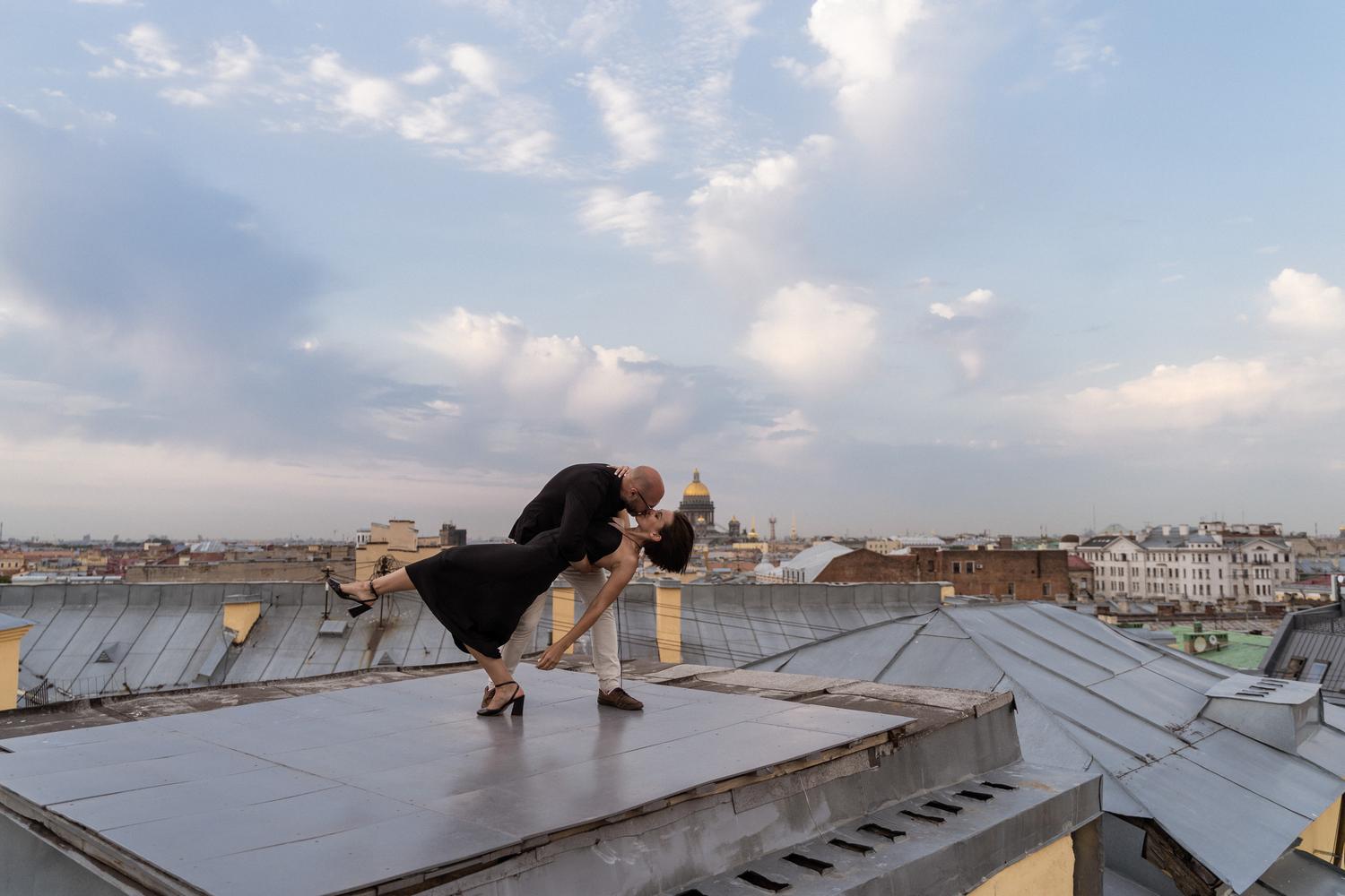 НЕБО НАД ПЕТЕРБУРГОМ