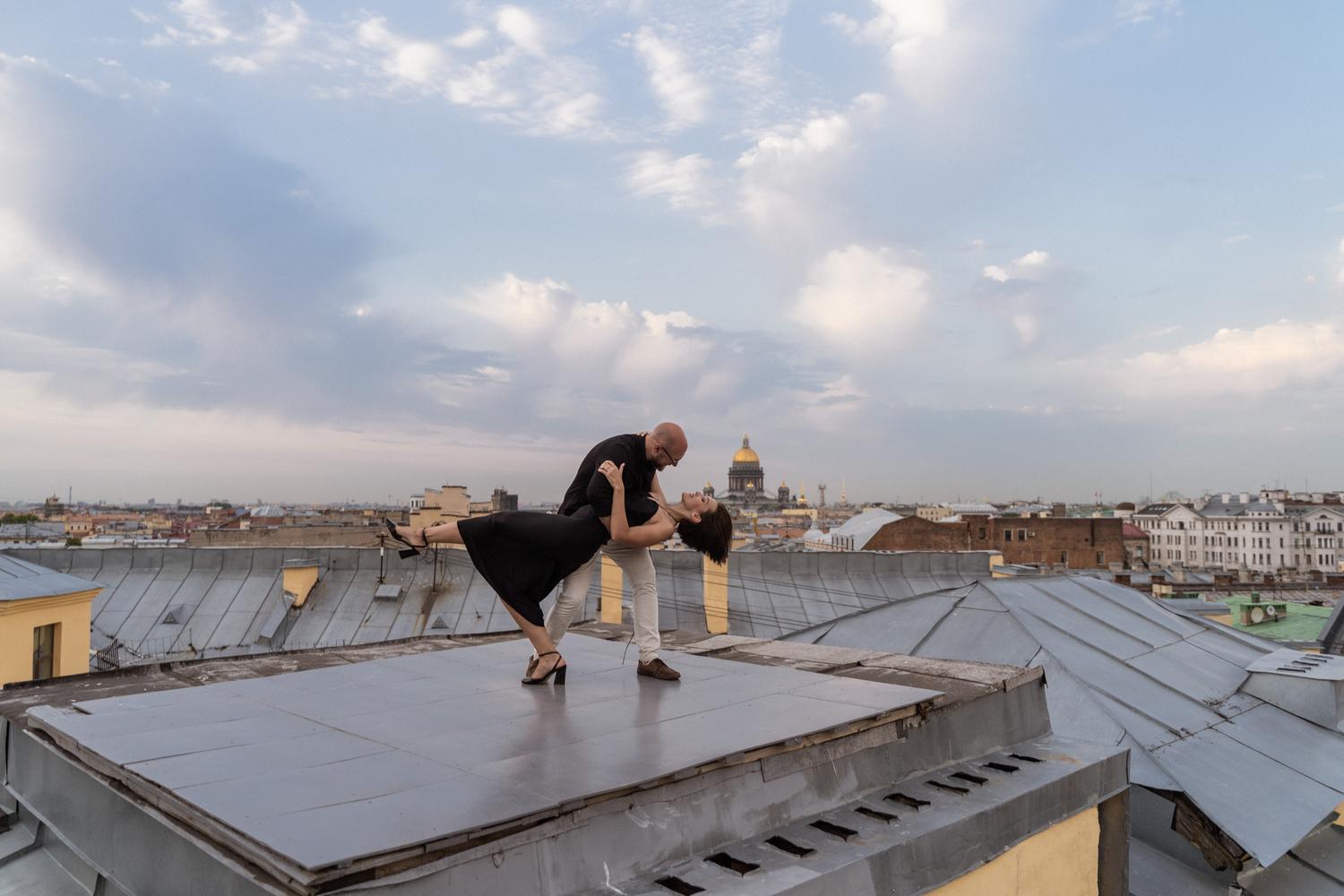 НЕБО НАД ПЕТЕРБУРГОМ