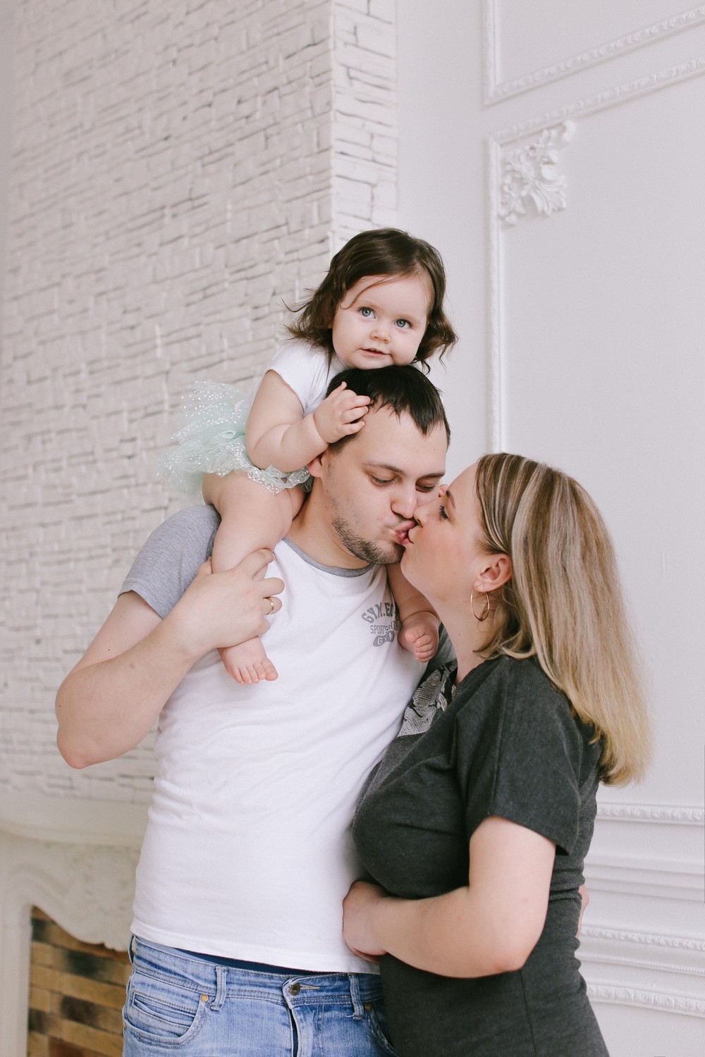 Оля, Женя и Лёва & Наташа, Игорь и Лерочка