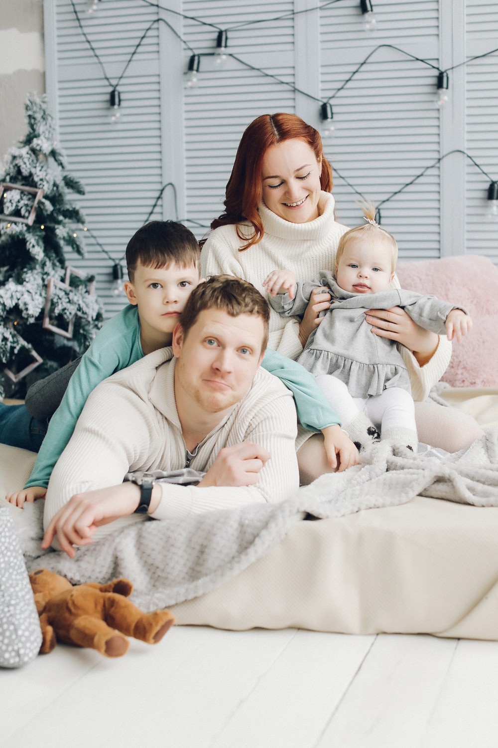 Юля , Злата, Елисей и Антон