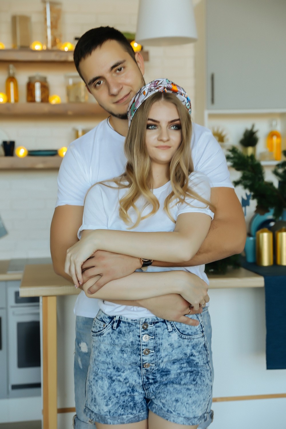 А & В