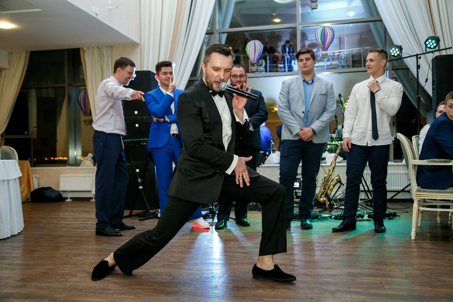 Ведущий