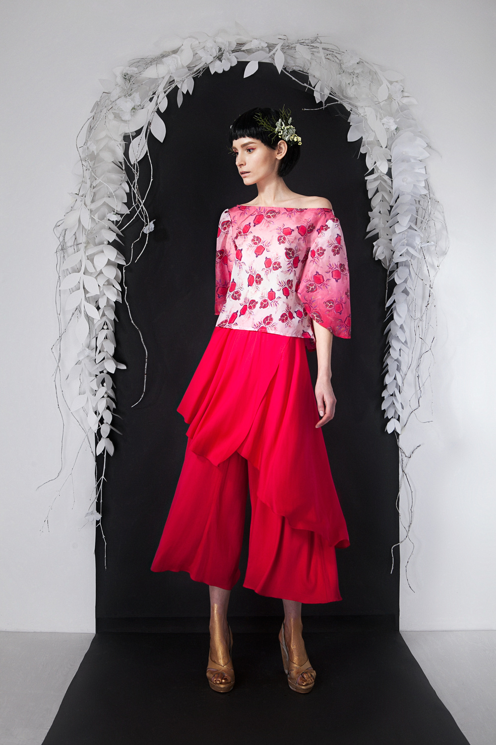 the color of the pomegranate