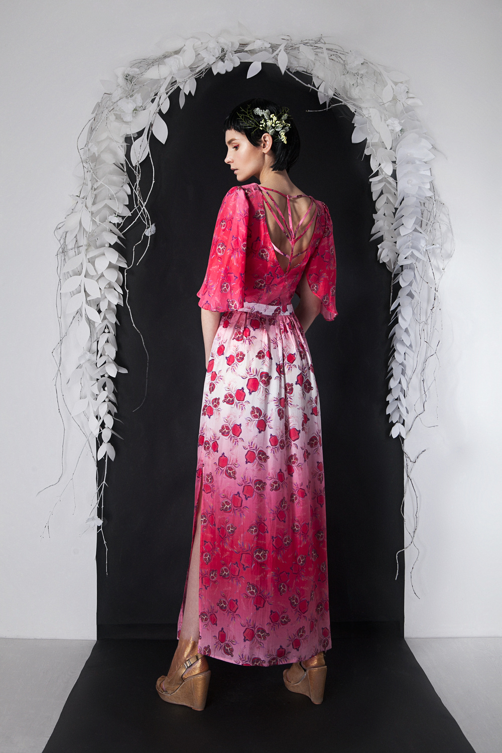 the color of the pomegranate