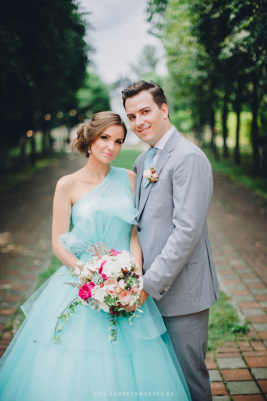 AARON & YANA