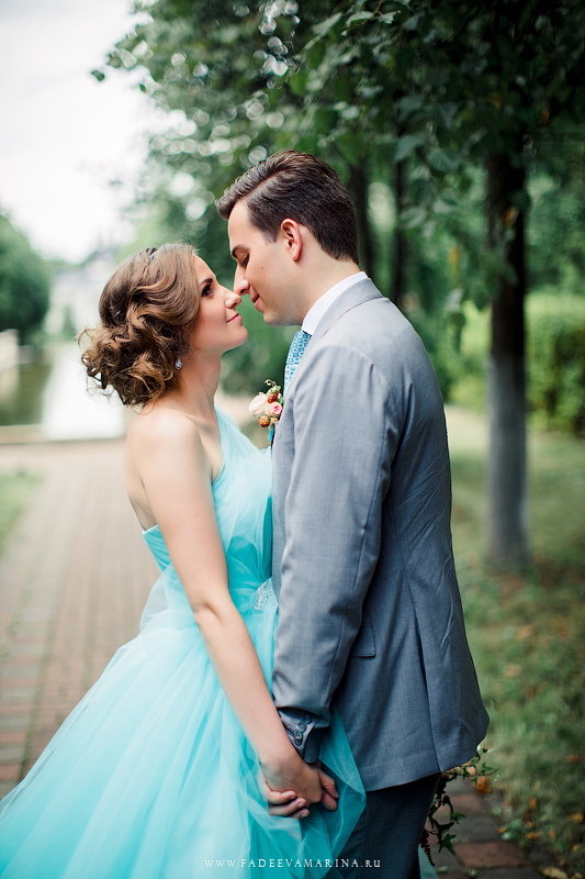 AARON & YANA