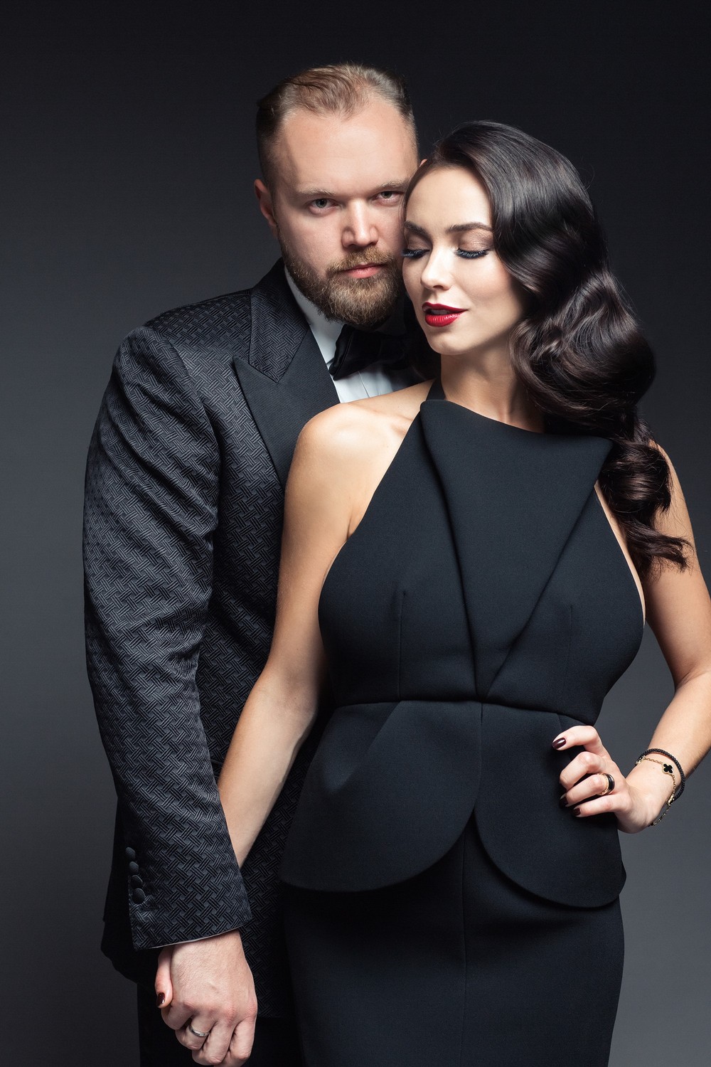 ALEX & KSENIYA -ANONS-