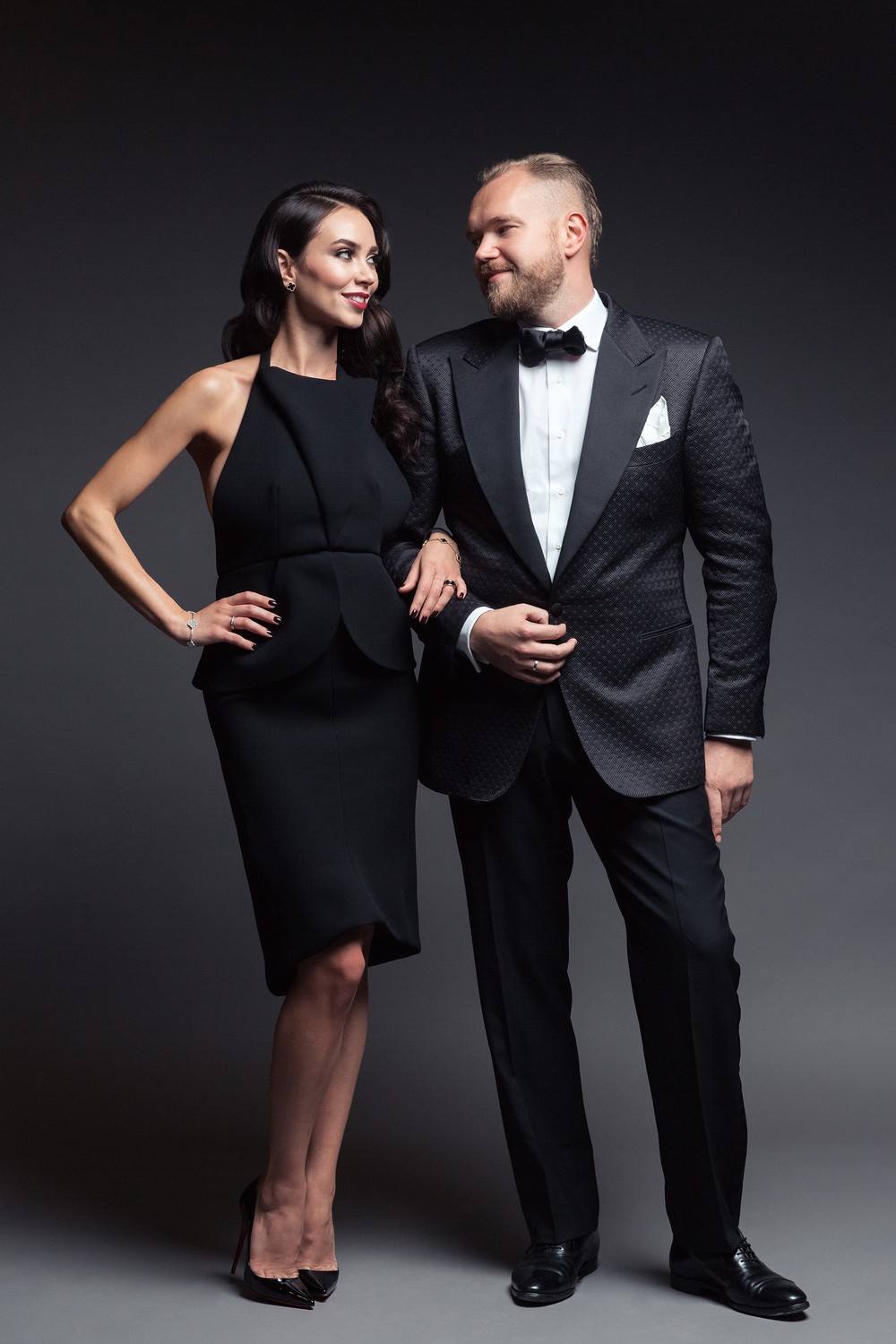 ALEX & KSENIYA -ANONS-