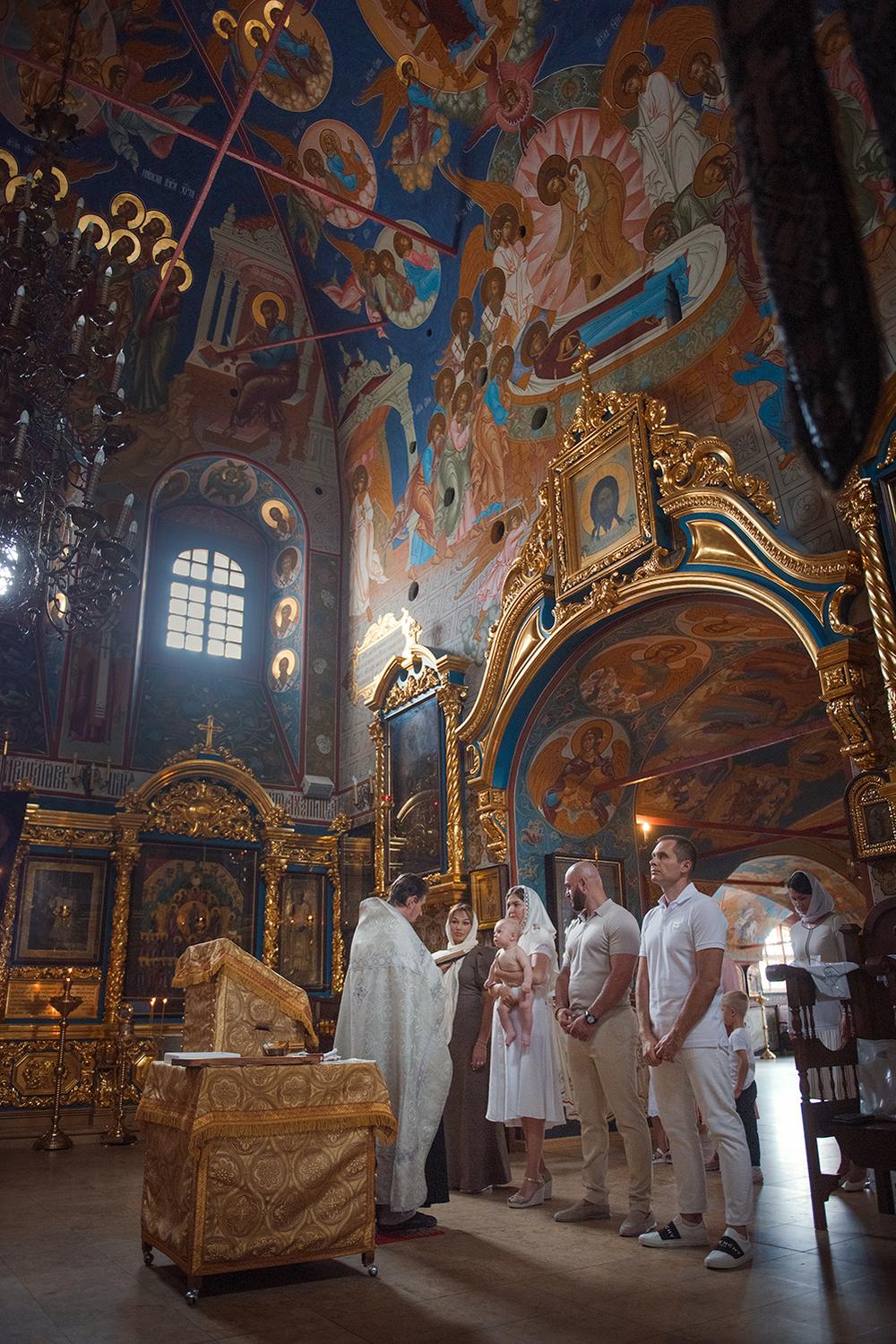 крещение ребенка в Храме Благовещения, Павловская слобода, стоимость, фотограф, крестильное