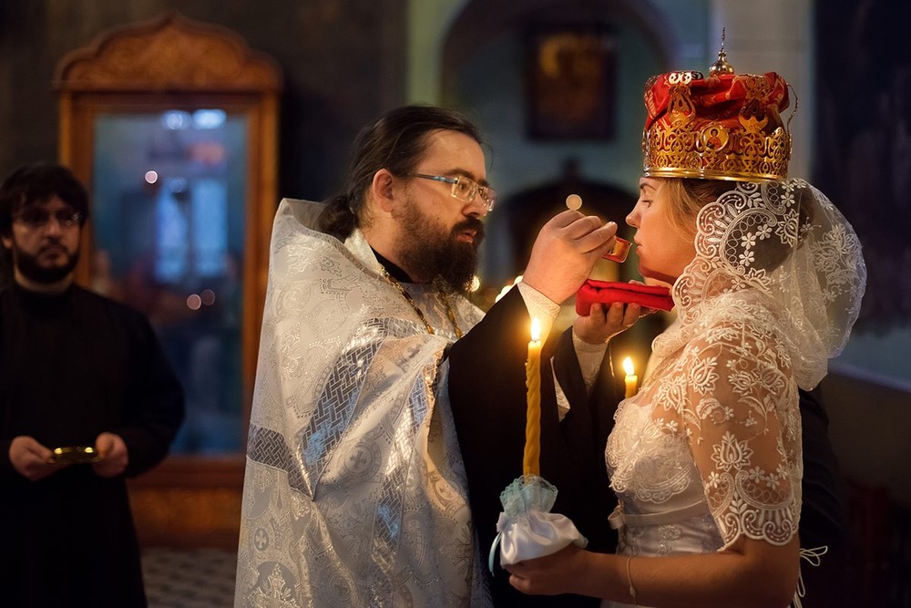 КРЕЩЕНИЕ И ВЕНЧАНИЕ