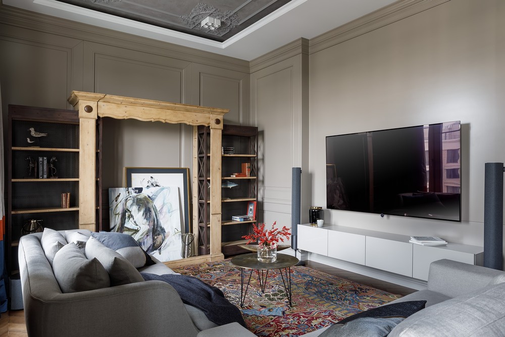 крестовский De luxe