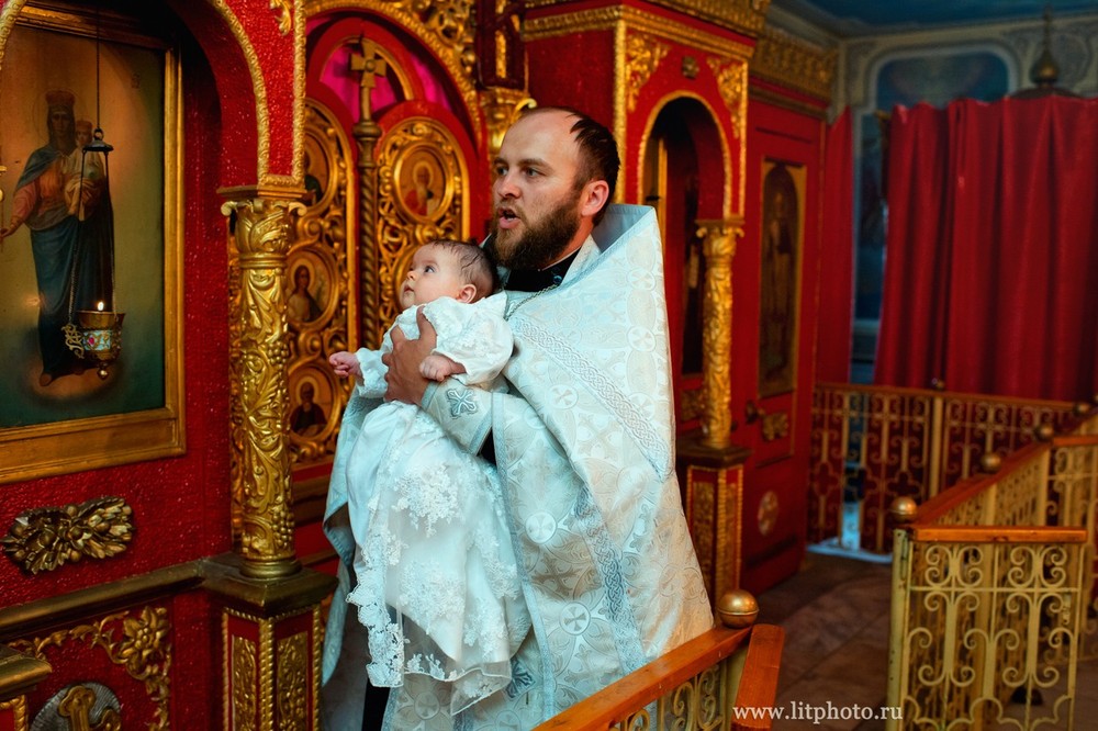 фотосессия крестин в храме архангела михаила