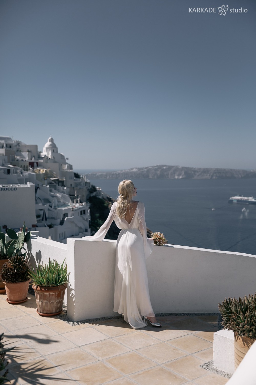 Xenia & Sergey in Santorini