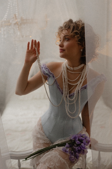 Портфолио - фотосессии - Стилист-визажист на фотосессию в Москве Ирина Плешакова - прически любой сложности, укладки, макияж в различных техниках. Выезд в фотостудию или на дом.