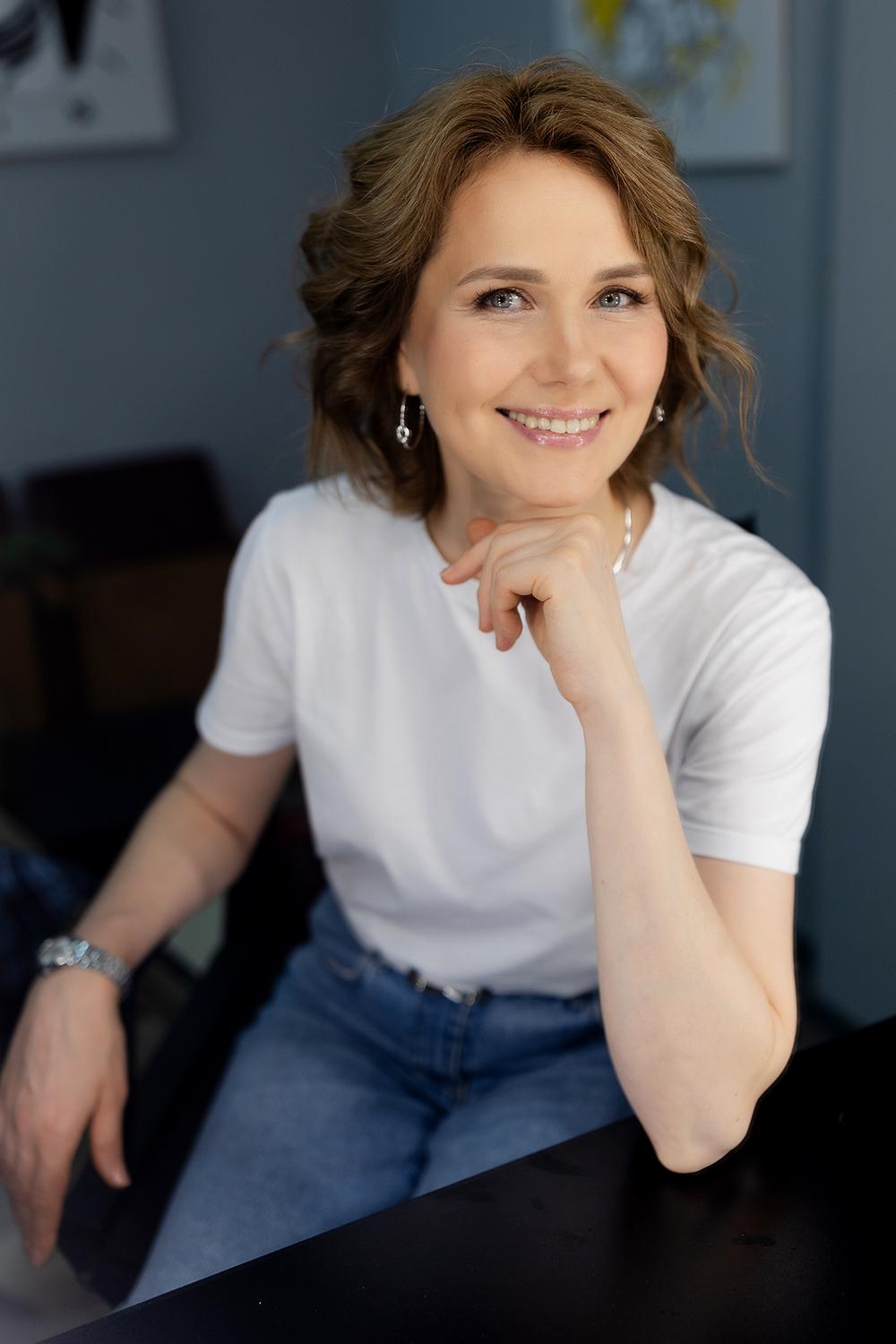 Портфолио - фотосессии - Стилист-визажист на фотосессию в Москве Ирина Плешакова - прически любой сложности, укладки, макияж в различных техниках. Выезд в фотостудию или на дом.