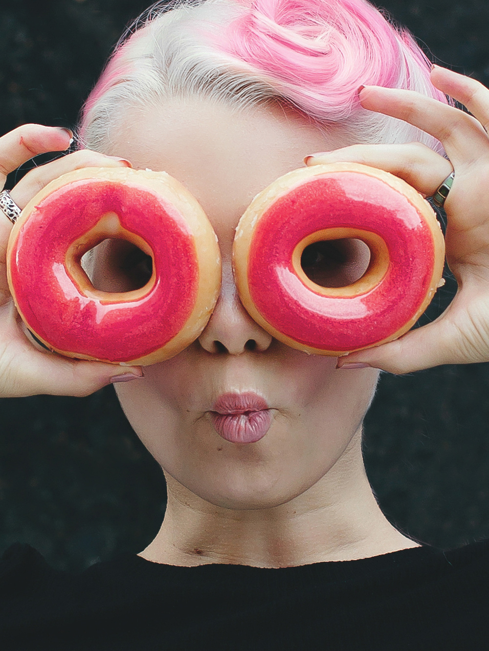 Жалаңаш дөңгелек кеуделердің фотосы