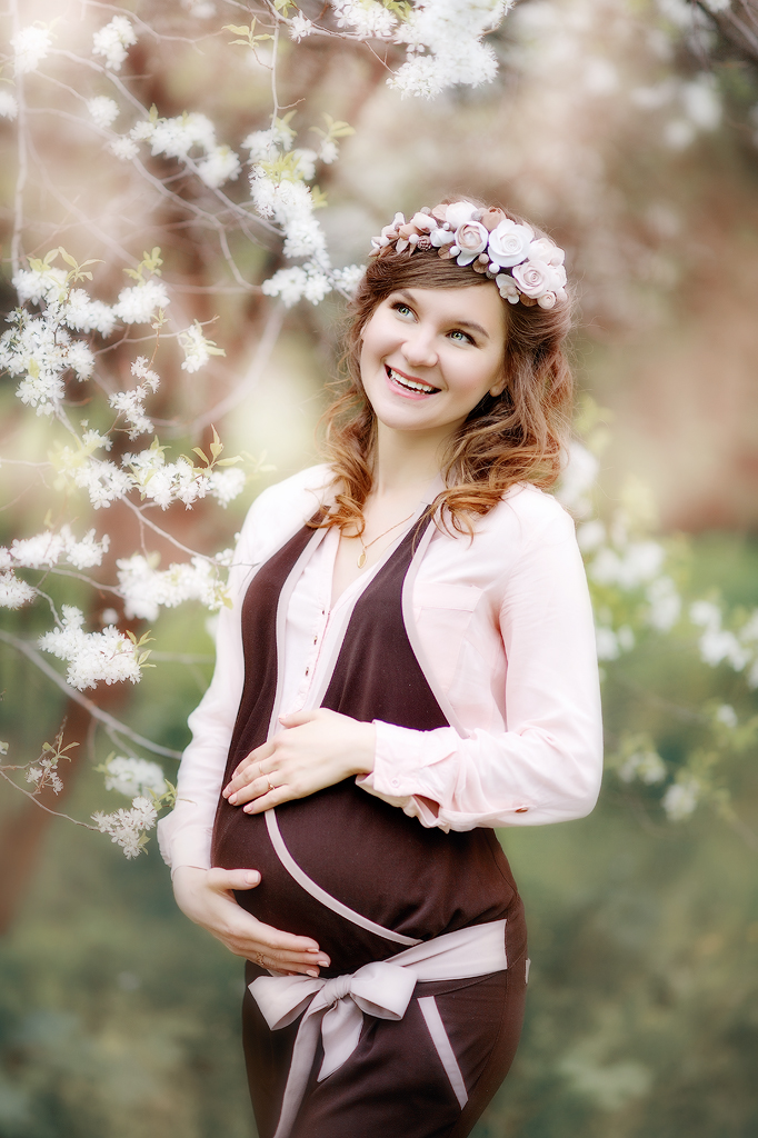 Favorites - Pregnancy /В ожидании малыша - Женщина, которая ждёт ребенка - всегда наделена той особенной красотой, которая привлекает и завораживает. Сохранить очарование этого неповторимого времени, вновь пережить приятные волнения помогут нежные и теплые фотографии. Записаться на фотосессию для будущих мам можно по телефону 89625105018, фотограф Ольга Климахина