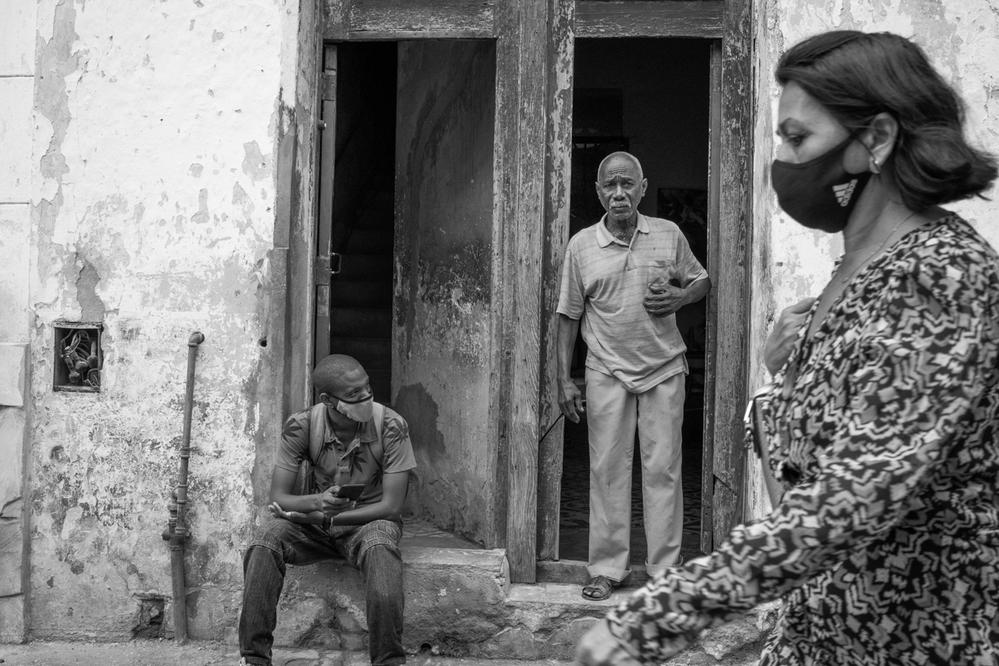 STREET - PEOPLE