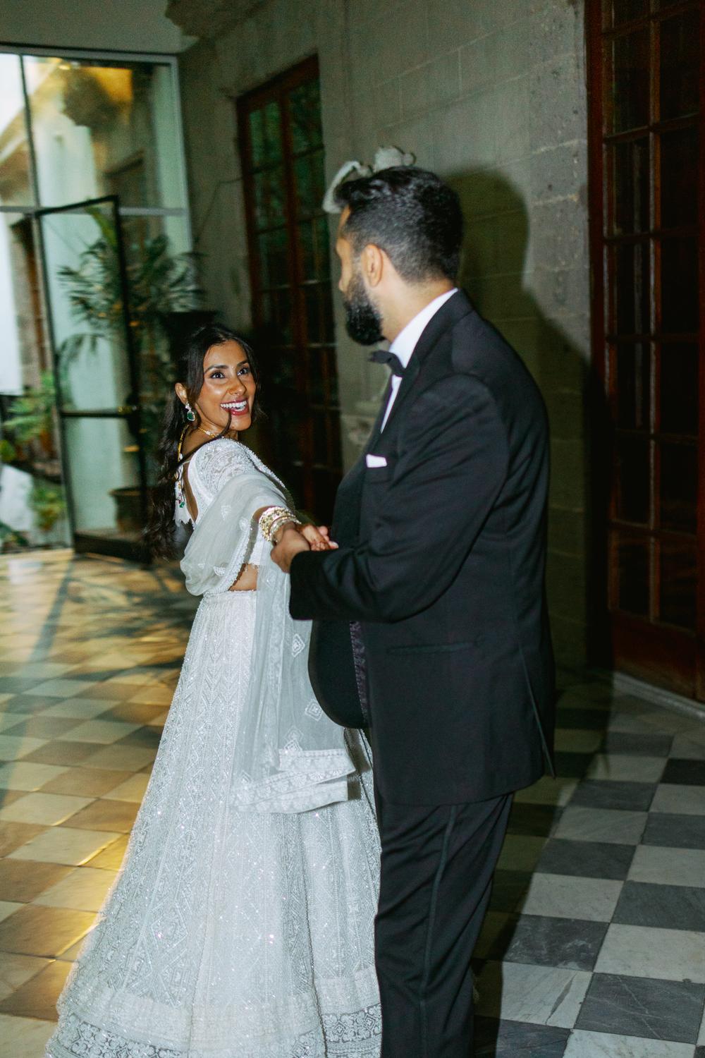 PORTFOLIO - Indian Wedding in Mexico - Indian wedding in Mexico, Wedding photographer Mexico,wedding photographer Canada,wedding photographer Toronto,wedding photographer Cancun,wedding photographer Tulum, wedding photographer Playa del Carmen,wedding photographer Puerto Vallarta, wedding photographer Buenos Aires Fotografía de bodas profesional en la Ciudad de México (CDMX). Capturando tus momentos más hermosos. ¡Mira mi portafolio y precios en el sitio web!