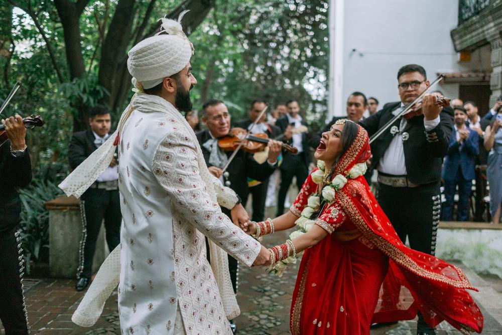 PORTFOLIO - Indian Wedding in Mexico - Indian wedding in Mexico, Wedding photographer Mexico,wedding photographer Canada,wedding photographer Toronto,wedding photographer Cancun,wedding photographer Tulum, wedding photographer Playa del Carmen,wedding photographer Puerto Vallarta, wedding photographer Buenos Aires Fotografía de bodas profesional en la Ciudad de México (CDMX). Capturando tus momentos más hermosos. ¡Mira mi portafolio y precios en el sitio web!
