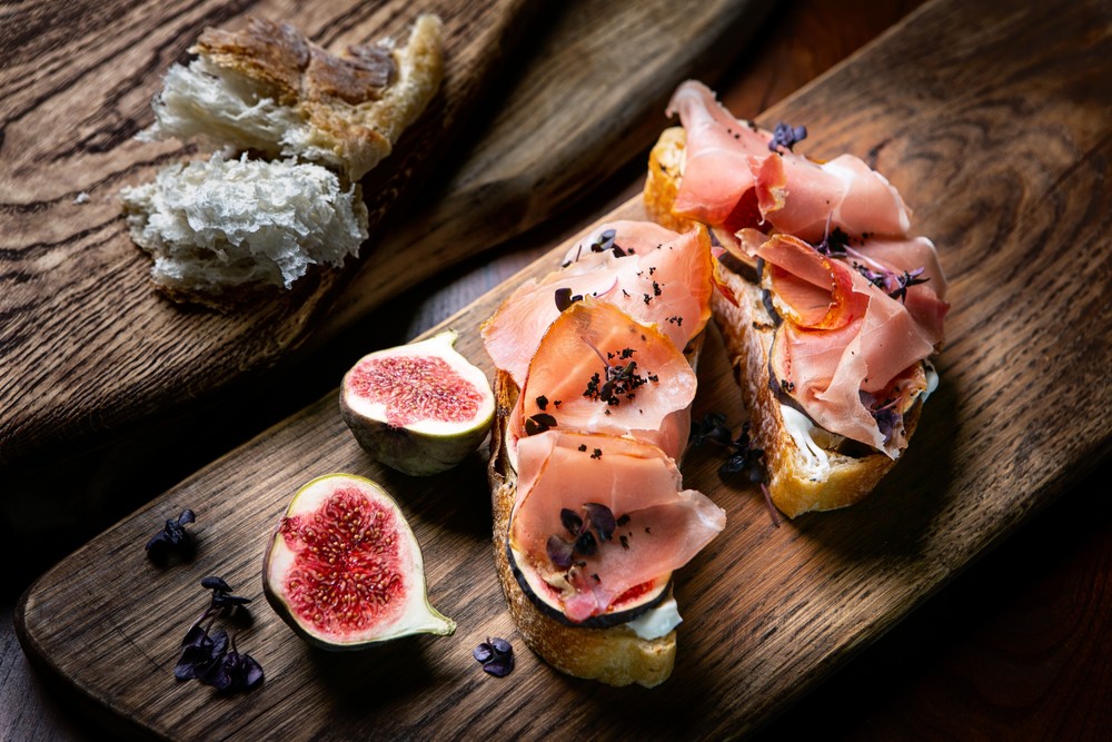 Food and Drinks - Larionov Gril & Bar