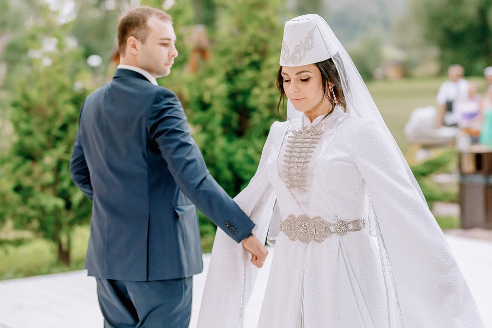 Лена Ацамаз