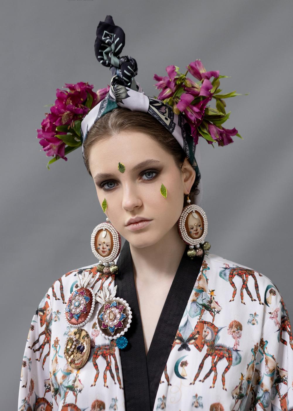 УКРАШЕНИЯ