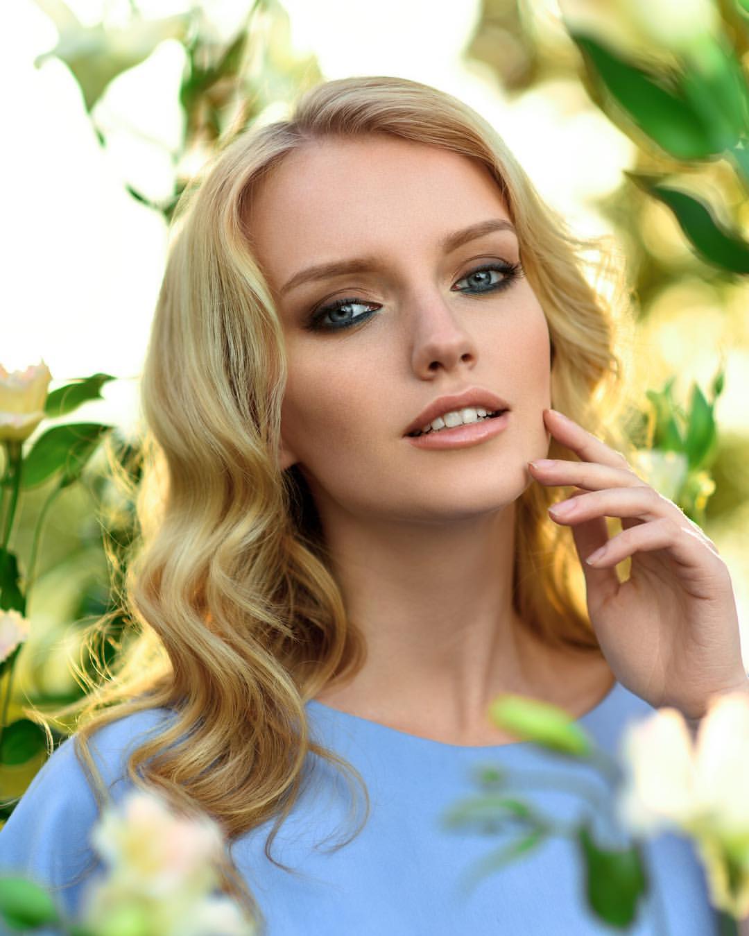 Trucco per eventi. Foto Anton Miller