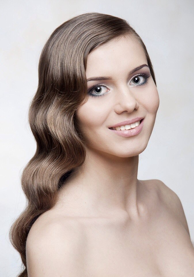 Trucco per la sposa. Foto Alexandr Artemov