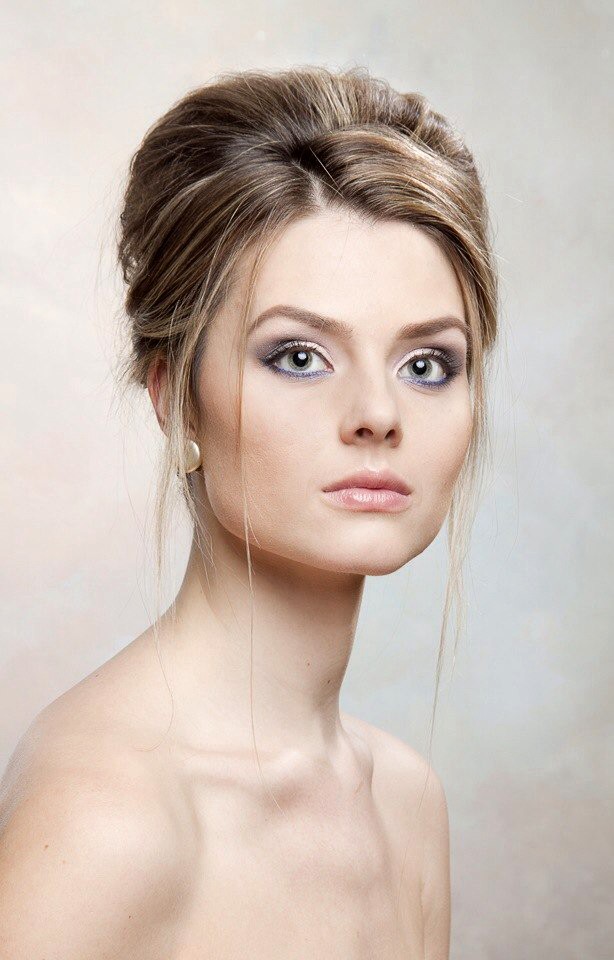 Trucco per la sposa. Foto Alexandr Artemov