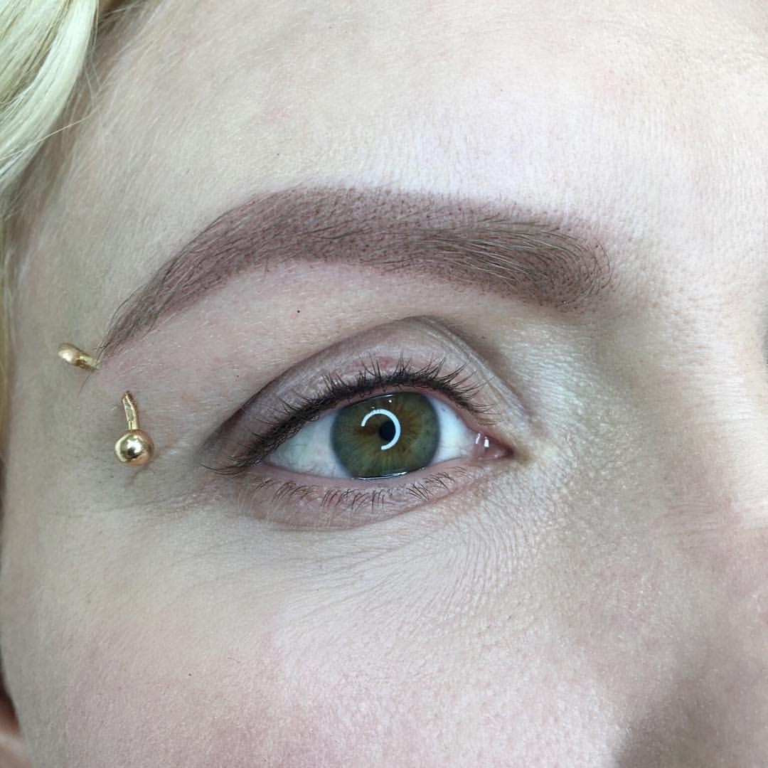 Soft Permanent: sopracciglia, infracigliare (subbito dopo trattamento)