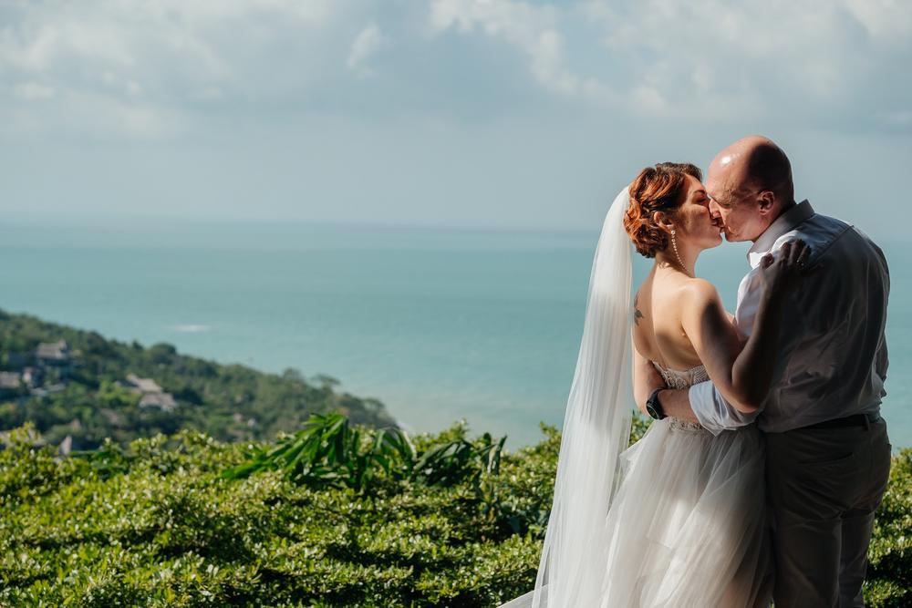 white lotus wedding 