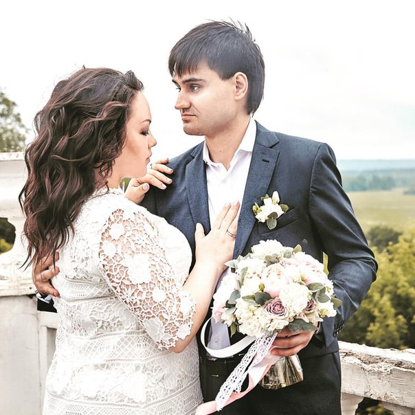 * WEDDING * *PREGNANCY *