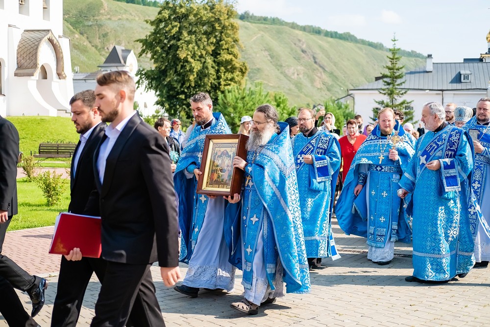 крестный ход успенский мужской монастырь Красноярск патриарх Енисей праздник