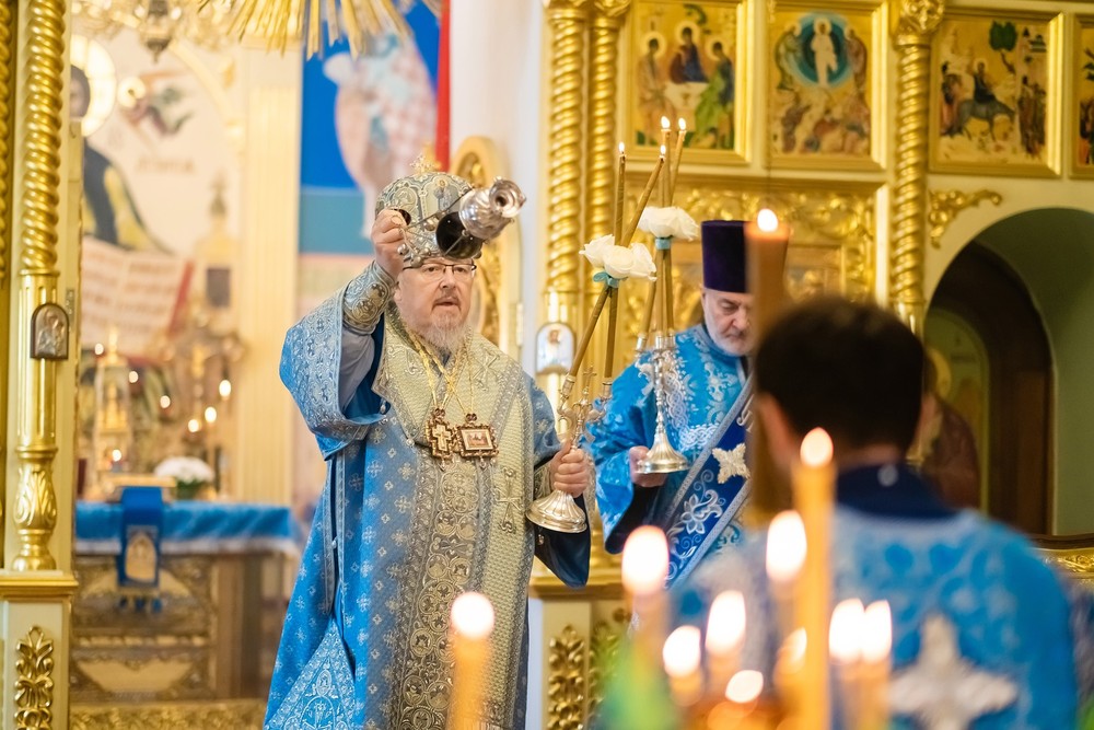 митрополит Красноярский и Ачинский Пантелеимон успенский мужской монастырь Енисей храм церковь монах