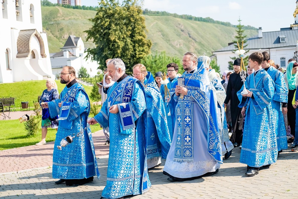 крестный ход успенский мужской монастырь Красноярск патриарх Енисей праздник