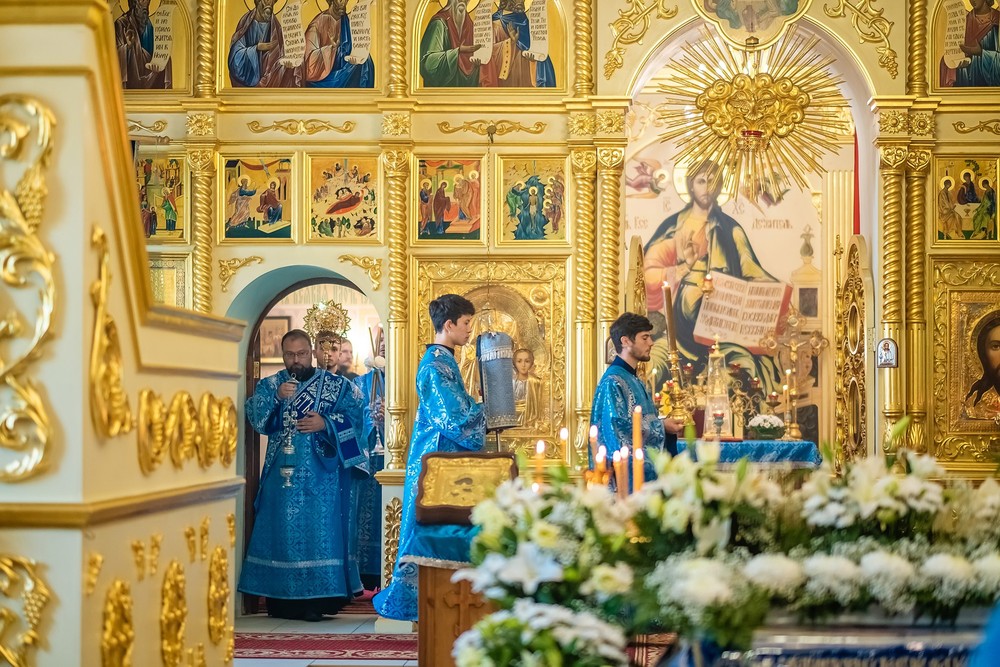 митрополит Красноярский и Ачинский Пантелеимон успенский мужской монастырь Енисей храм церковь монах