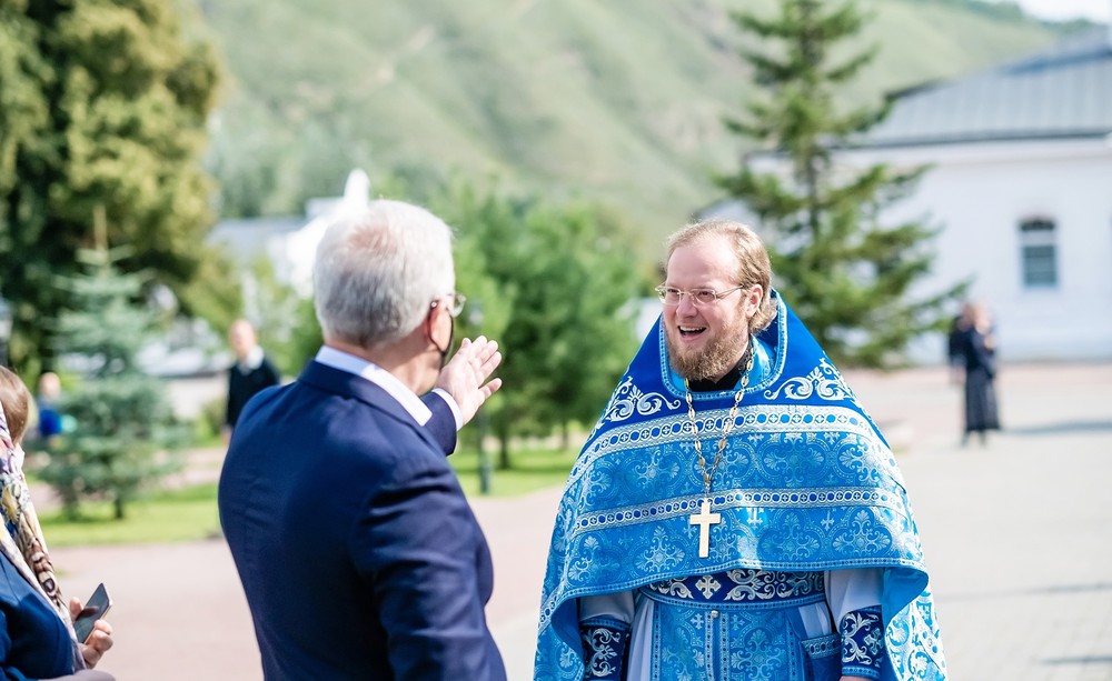 губернатор Красноярского Края Александр Усс успенский монастырь вера новости христианство Енисей 